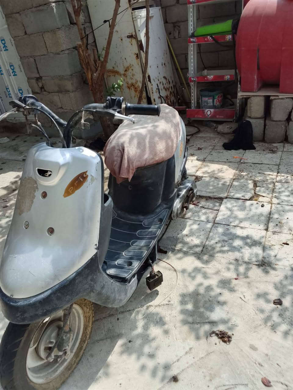 بدون تفاصيل • مكانك • فقط رقم