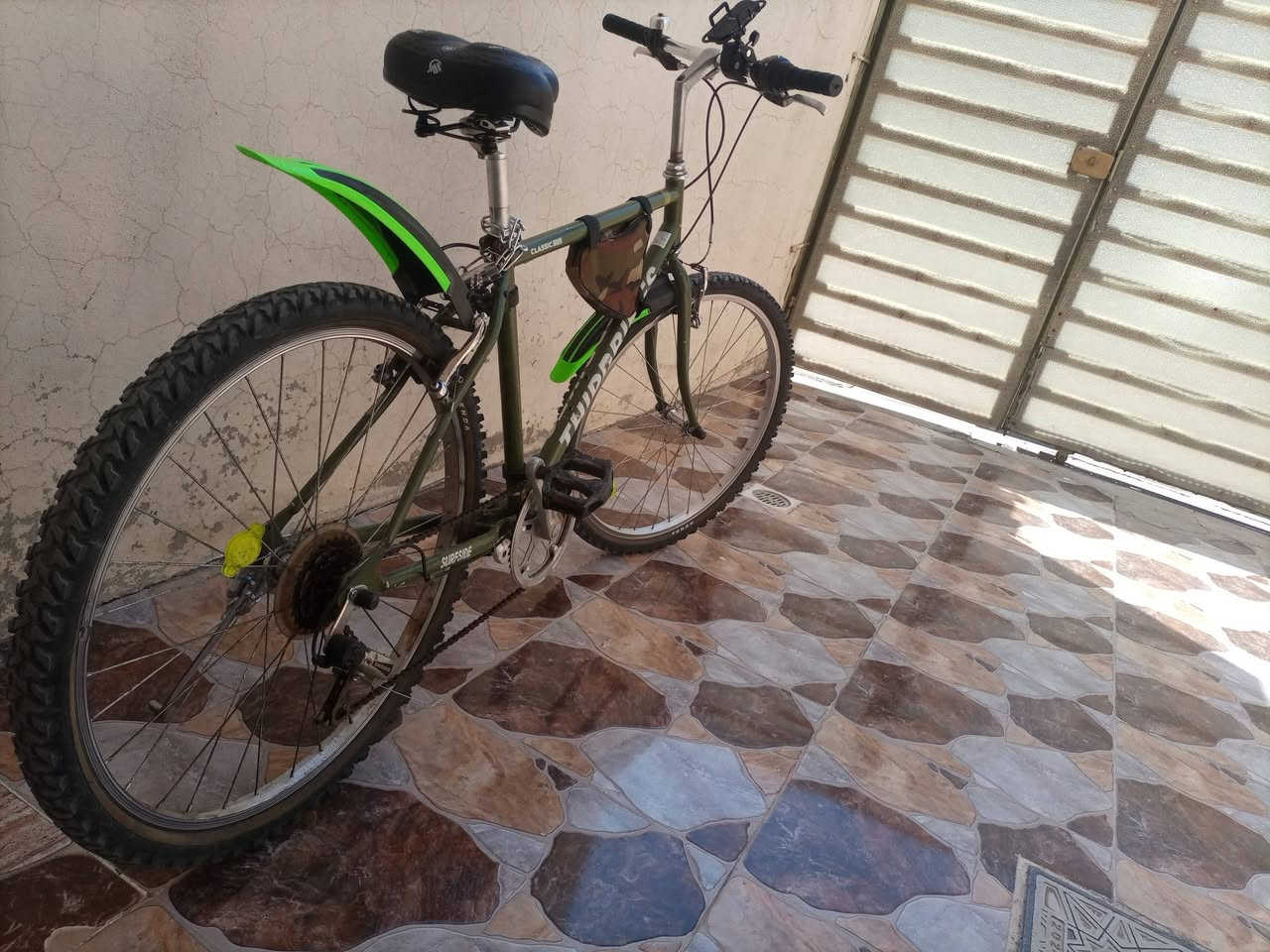 بسم الله الرحمن الرحيم 
بايسكل Thirdbikes - SURFSIDE ماركة يابانية (المنيوم) للبيع فوول نظافة مال بالة كلشي بيه بشرط وبيه ضمان كلشي بيه جديد ووياه هواي ملحقات وبعد غراض مطالعة بل تصوير  
التايرات جديده كلشي جديد بل بايسكل السعر ٢٣٠ وبيه مجال مكاني تسعين موجود واتس وماسنجر ***********
