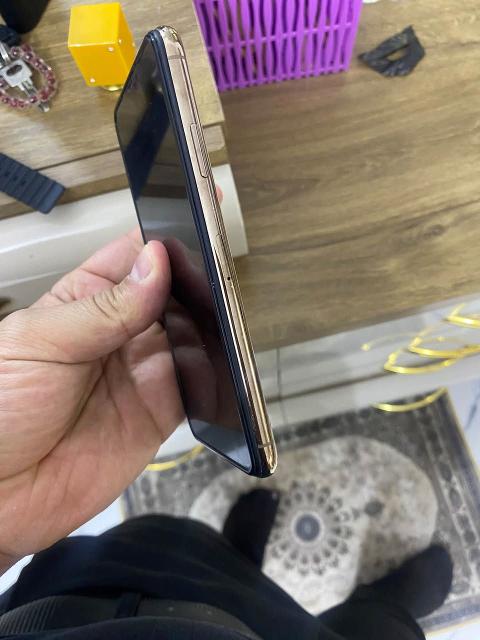 ١١برو ماكس الذاكره 256 مستبدل شاشه وبطاريه فيس ايدي شغال  الفلاش مالته مرات يشكل السعر 175  نطيحه***********
