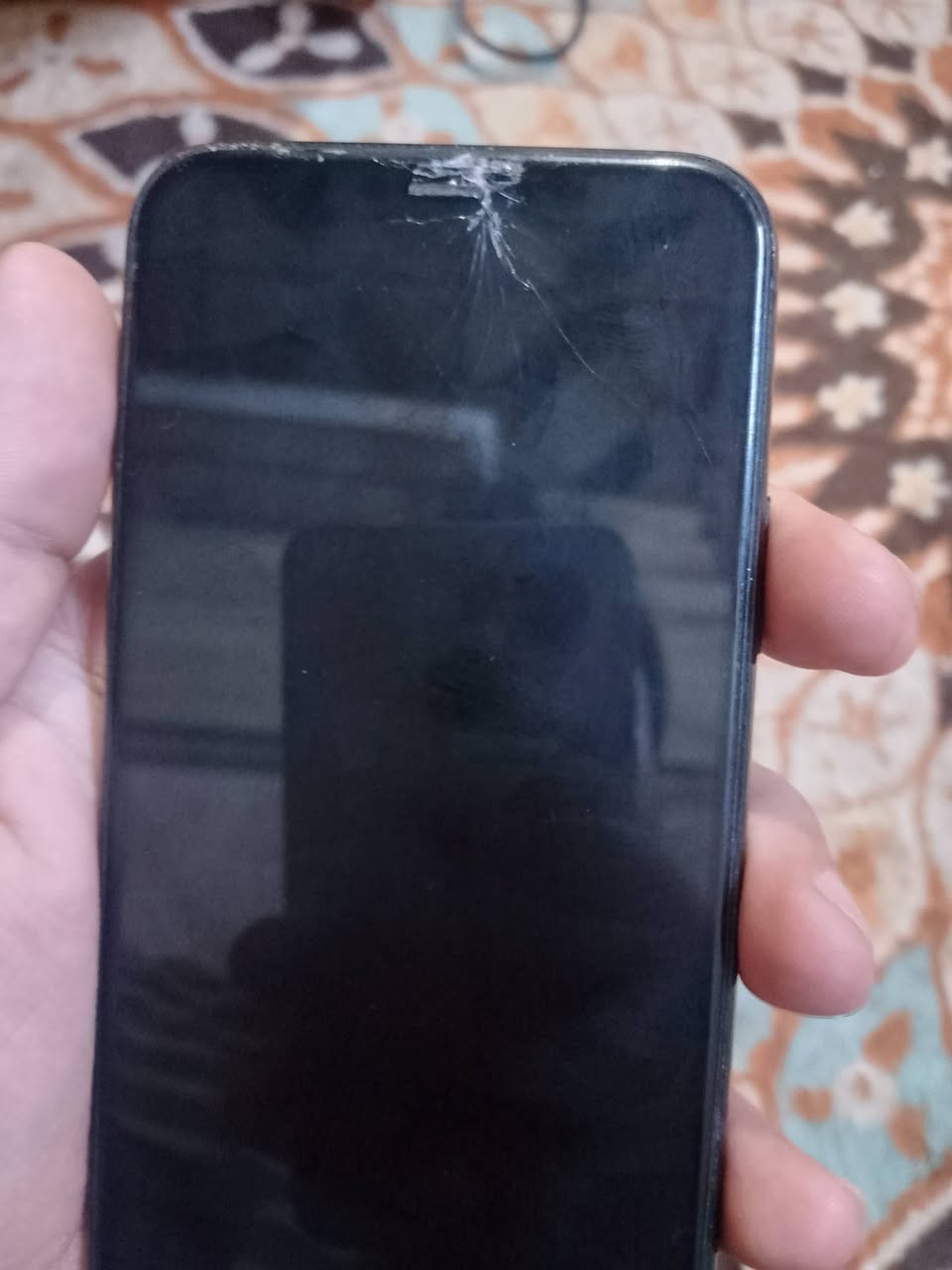 ايفون 11 برو ذاكره 512 زيتوني بطاريه 68 بلاديه جديد معنه كلمه وطيك ضمان من باب بيت بي فقط هاذ فطر مامئثر ع شاشه وكله شغال ومامفتوح ولا مبدل بي شي مكاني مدينه الصدر بغداد السعر 225 وبي مجال حق جيه رقمي *********** بي واتساب
