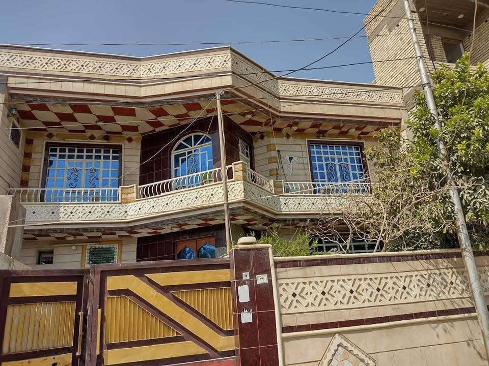 السلام عليكم                                                                  بيت للبيع طابقين طابو صرف ٢٤٠ متر واجه  ١٢ نزال ٢٠ / بعقوبه حي المعلمين طابق الأول غرف منام /  ٢  ستقبال صاله صحيات حديقه جبيره كراج طابق ثاني غرفتين منام صحيات سطح جبير سعر /٢٠٠ /للإستفسار/ ***********/
