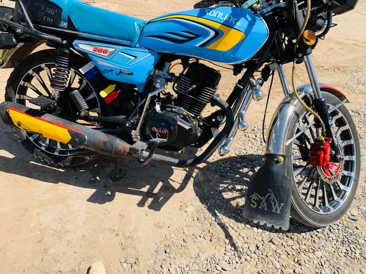 السلام عليكم ماطور البيع محرك 200ضاقطه وزنجيل السعر 775وبي مكاني ابيجي ‭***********‬
