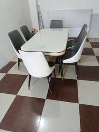 ترابيزة أكل • ٦ كراسي • نظيفة
