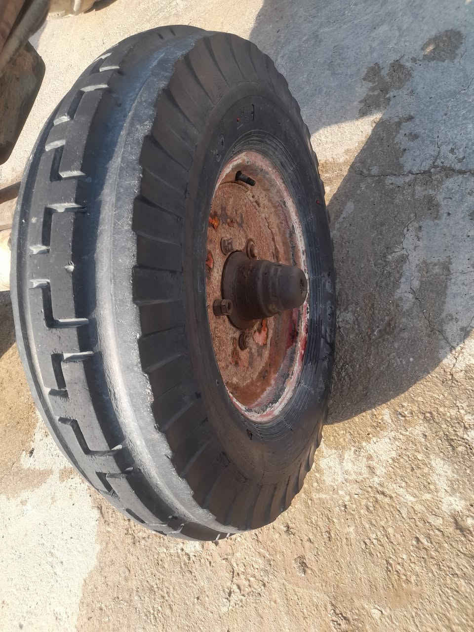 تايرات حجم ١٦ للبيع
***********
