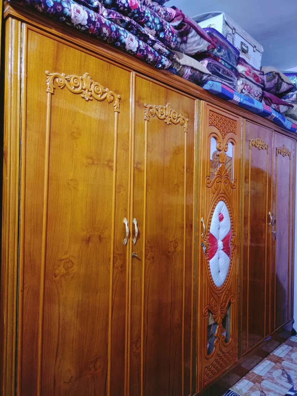 غرفة عراقية 4قطع بالإضافة إلى ملحق الجرباية 2
500الف وبيها مجال بسيط
للستفسار
***********
