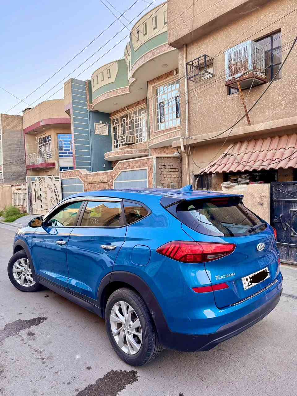 السلام عليكم
للبيع هونداي توكسان 2019 وارد امريكي 
حادثها جاملغ وباب فقط . بدون دواخل 
ايرباك ستيرن وراجع سستم . 
رقم بغداد الجديد باسمي مشروع وطني تحويل مباشر . 
كير محرك خير من الله . 
محرك 2000 جي دي اي . 
تبريد ثلج ❄️ ماشيه 92 الف . 
صدر امامي خلفي جديد . تخم تاير جديد . 
السياره جاهزه بدون نقص .  
مواصفات السياره . 
شاشه كبيره . كامره خلفيه . تحكمات ستيرن جهتين . كروز سرعه . هاند بريك بصمه . 
اربع انضمه قياده . اوتو هولد . 
5 ويل كب . شاشه دجتل . رادار امامي + خلفي + جانبي . تحديد مسار . 
السياره مواصفات هاترك !! 
مكاني بغداد الغزاليه . 
السعر 128 ورقه 💵 
للستفسار *********** متوفر واتساب .
