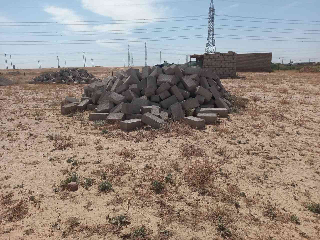 بسبب الوعود 
الأرض للبيع 
مساحه ١٤٦٥ متر مربع 
موقع الأرض السكنيه قريبه على مركز الشرطه 
الرقم *********** % ***********
