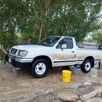 نيسان للبيع  موديل 2000 مكينه خير من الله كير كهربائيات كل شغاله دواخل...