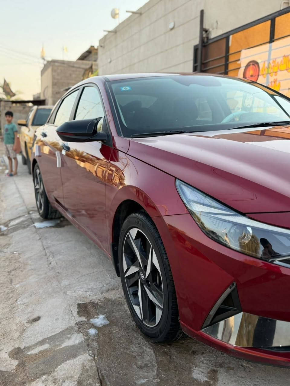 السلام عليكم 
النترا 2023 
 ايرباكاتها كلهن سليمات 
 ماشية 35 الف 
محرك 2000دوش  تبريد ثلج  اقتصادية جدا وسريعة كلش نشطة 
المواصفات:
بصمة تشغيل وابواب
تشغيل عن بعد
كشنات مخمل+تدفئة وتبريد 
وضعيات خزن ميموري
فول تحكمات ستيرن
عداد سرعة دجيتال +شاشة كبيرة متصلة
كامرة خلفية دوارة
رادارات امامية وخلفية وجانبية
حساسات خلفية +امامية
لد خلفي مسطرة
لد نهاري
تحديد مسار
مود درايف(نورمل +سبورت +ايكو)
الوان داخلية
نظام تزحلق
شاحن لاسلكي + منافذ USB
سستم صوت Boss
اشارات LED
اشارات بالمري
هاند بريك دكمة
Auto Hold
رقم بصرة معوقين 
حادث شبر بنيد بارد بدون صبغ
السعر145 وبيها مجال للطيبين 
العنوان البصرة ابي الخصيب
للاستفسار *********** البصرة, العراق
