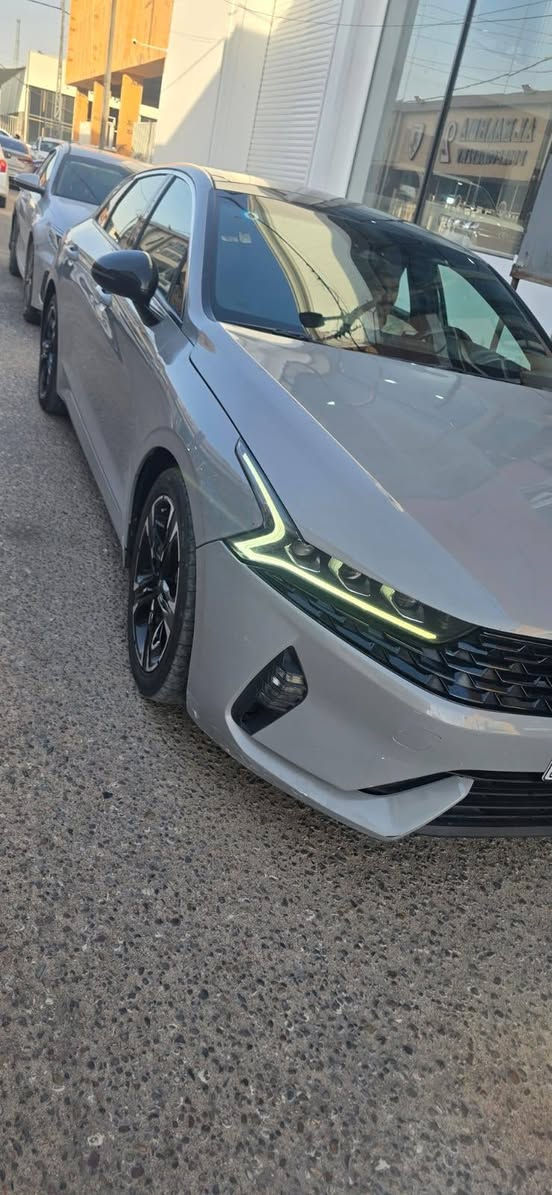 K51600T gt line 
لون اسمنتي 2024 السعر 175 وبيها مجال بسيطالسياره قطعتين بيها وبارد شبر والباقي كله كفاله والسياره فوول للأخير فتحه سقف وبانوراما وفوول للأخير 
حادثها وتساب راسلني
الزبير خلف مستشفى دار الشفاء
*********** البصرة, العراق
