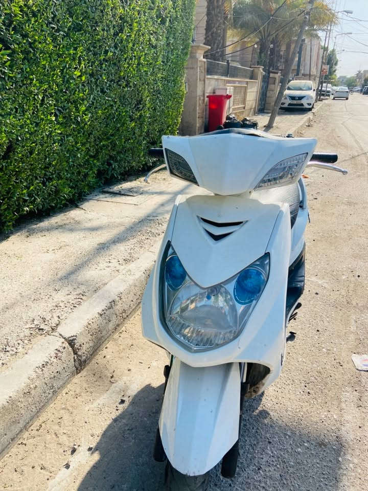 سلام عليكم دراجه سكنس ياباني نوزل للبيع السعر 550 الف دراجه نضيفه شلعه نقصها بس بك لايت الوره مثل ما موضح كلشي شغال بيها اشاير مال لد عنوان بغداد القاهره جامع النداء رقمي ***********
