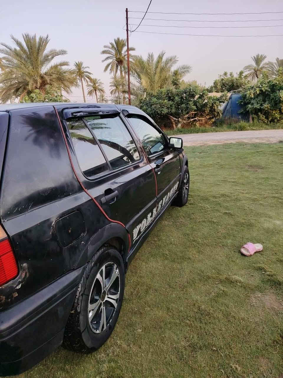 سياره للبيع 
نوعيه سياره  .. كولف ..
موديل سياره ...٩٣. ..
سياره كامله من كلشي 
تخم تاير جديد 
لايت زنونو ابيض ثلجي 
سياره كامله خير من الله كلشي مبدل بيهه جديد  عدا ... الكير .. بيه وكفه بسيطه بل نمره ال ٣ 
سعر السياره ....٣٣.. وبيهه مجال بسيط 
رقم تليفون.. *********** متواجد واتساب أو تصال
