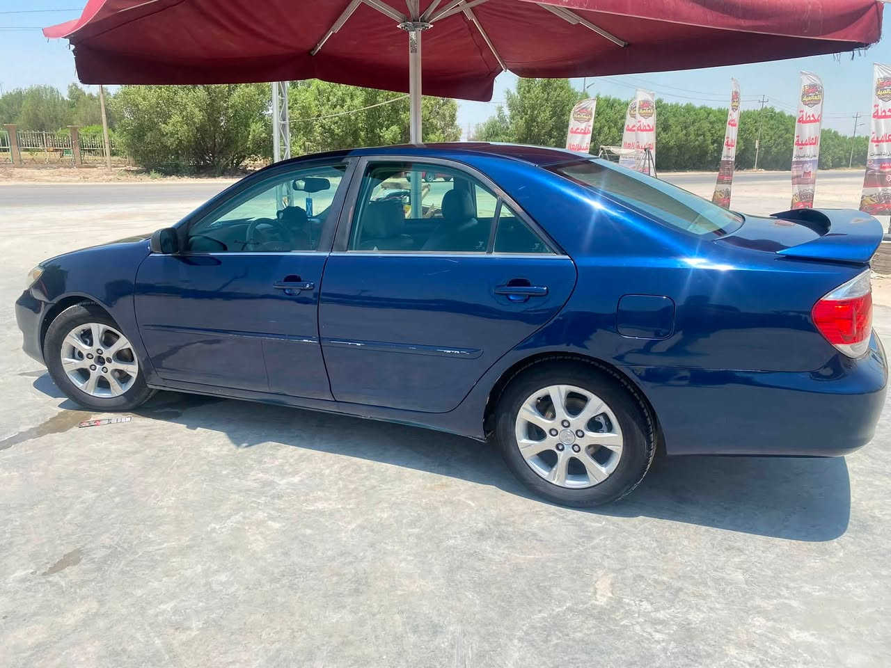 سلام عليكم 
كامري موديل 2005 xle V6
 فتحة جلد صاج سايد بريك جوة الحديث
بردة بلادية ويل كب بلادي تاير باتري جديد
تبريد ثلج تدفئة حساس تاير abs
السيارة جديدة ترتيها حلو
بيها طخات وجرد ومصبوغة عام باب مبدلة اصلية 
مكاني بابل المسيب 
السعر.   88 وبيها مجال قليل
للأستفسار : ***********
