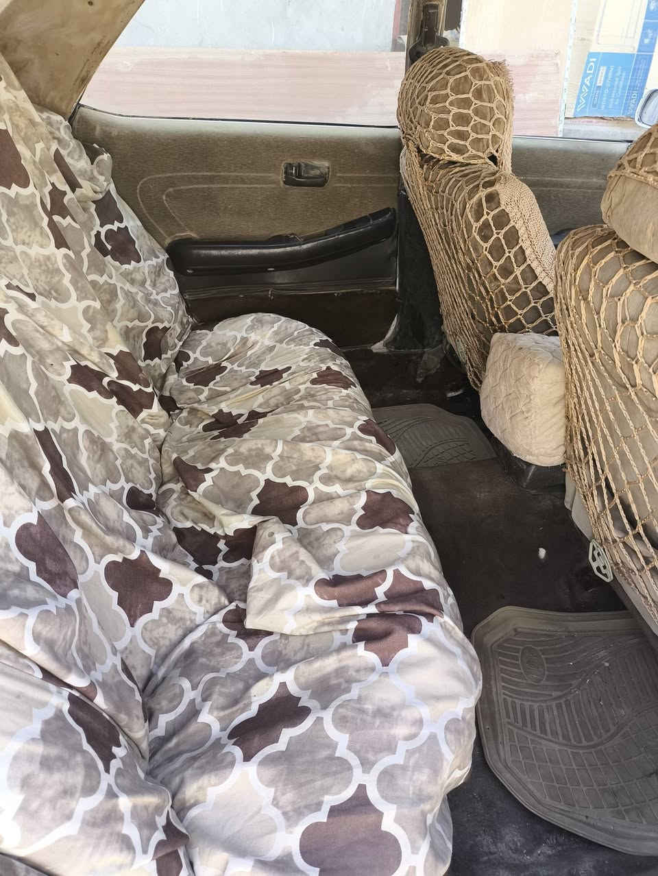 السلام عليكم سياره مارك شطح مديل 91 رقم واسط سنويه 27 مكينه ونجي وكير خير من الله  بيه خياسات من فوك السعر 24وبيه مجال  المكان قضاء الرفاعي الشراي يتصل ***********5
