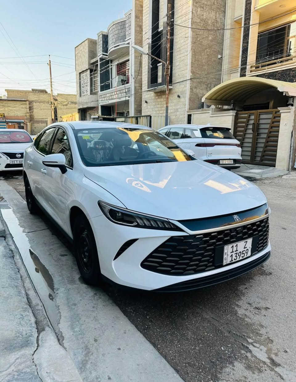 سلام عليكم للبيع BYD جن بلاص 2025 كفاله عامه عنده شخص بل باب الخلفي كلش بسيط وما بين ماشيه 25 الكلي معروضه ب 20 مليون وبيها مجال حك الجيه فقط مكاني بغداد ***********
