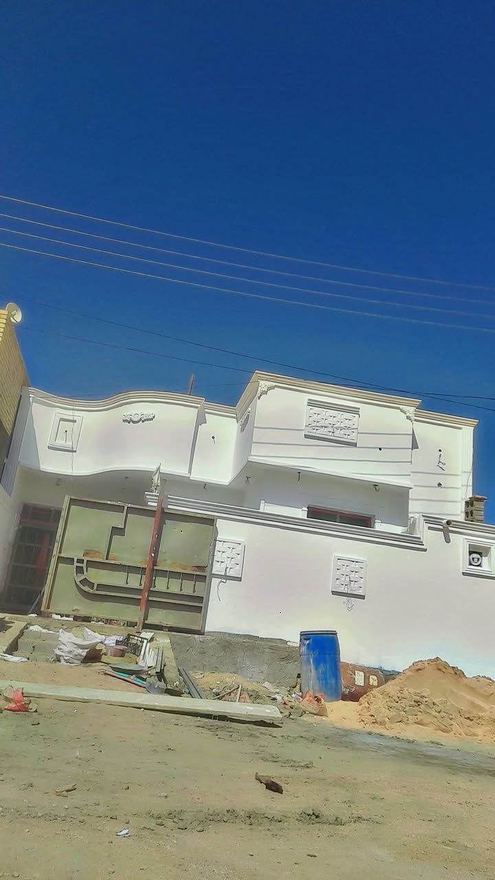 يوجد لدينا كادر لشغل واجهيات ولبخ وصبغ كادر من الرمادي والاتصال على رقم تالي 
***********
