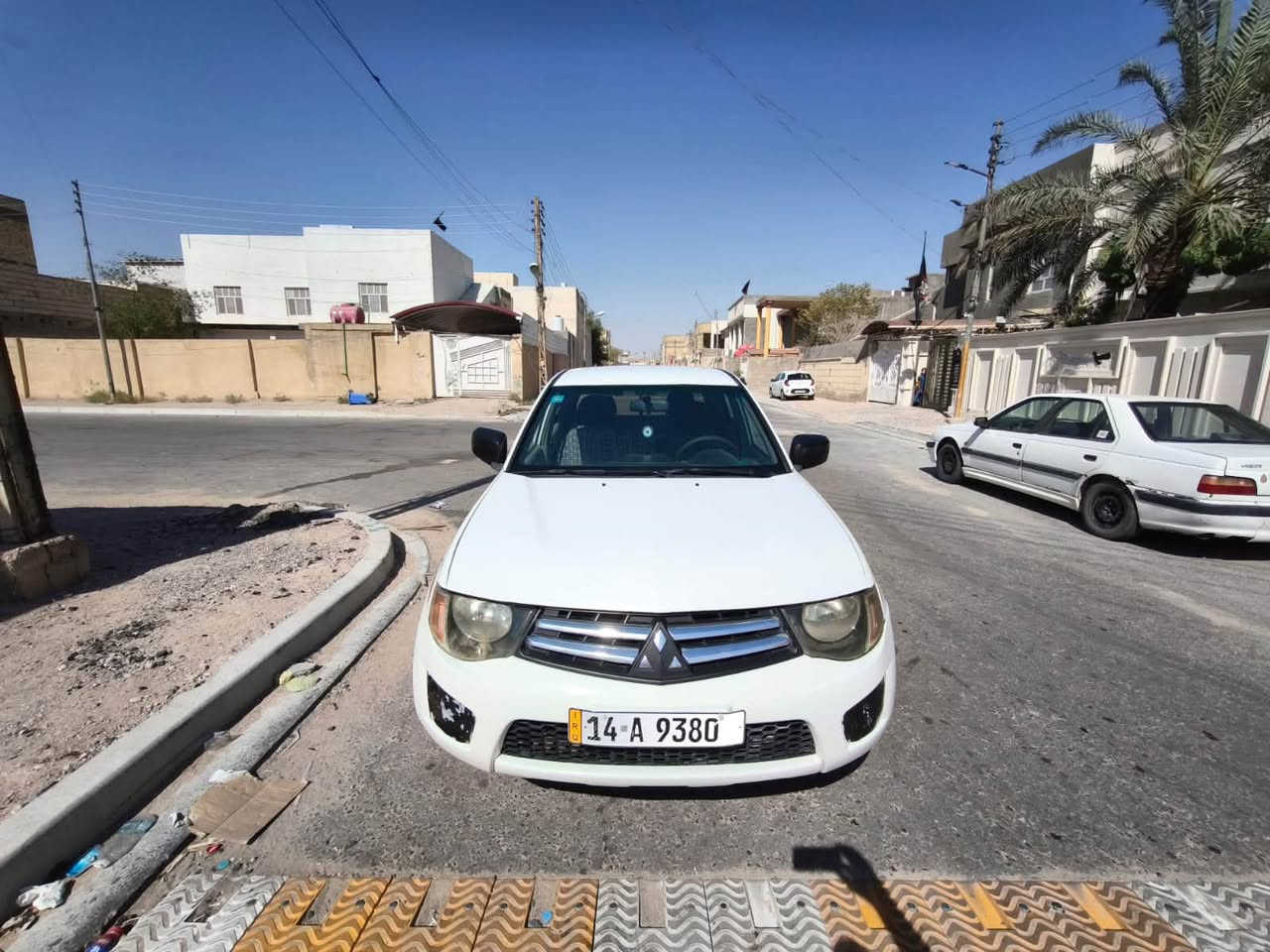 متسوبيشي بحالة جيدة جدا نظافة كاملة وبدون نقص تبريد ثلج صدر مع طخم تاير جديد محرك گير اكسل ممتاز لايوجد اي نقص او عطل رقم بصرة دولي بأسمي تحويل بنفس اليوم 2007 البصرة معروضة بشدة (100)***********
