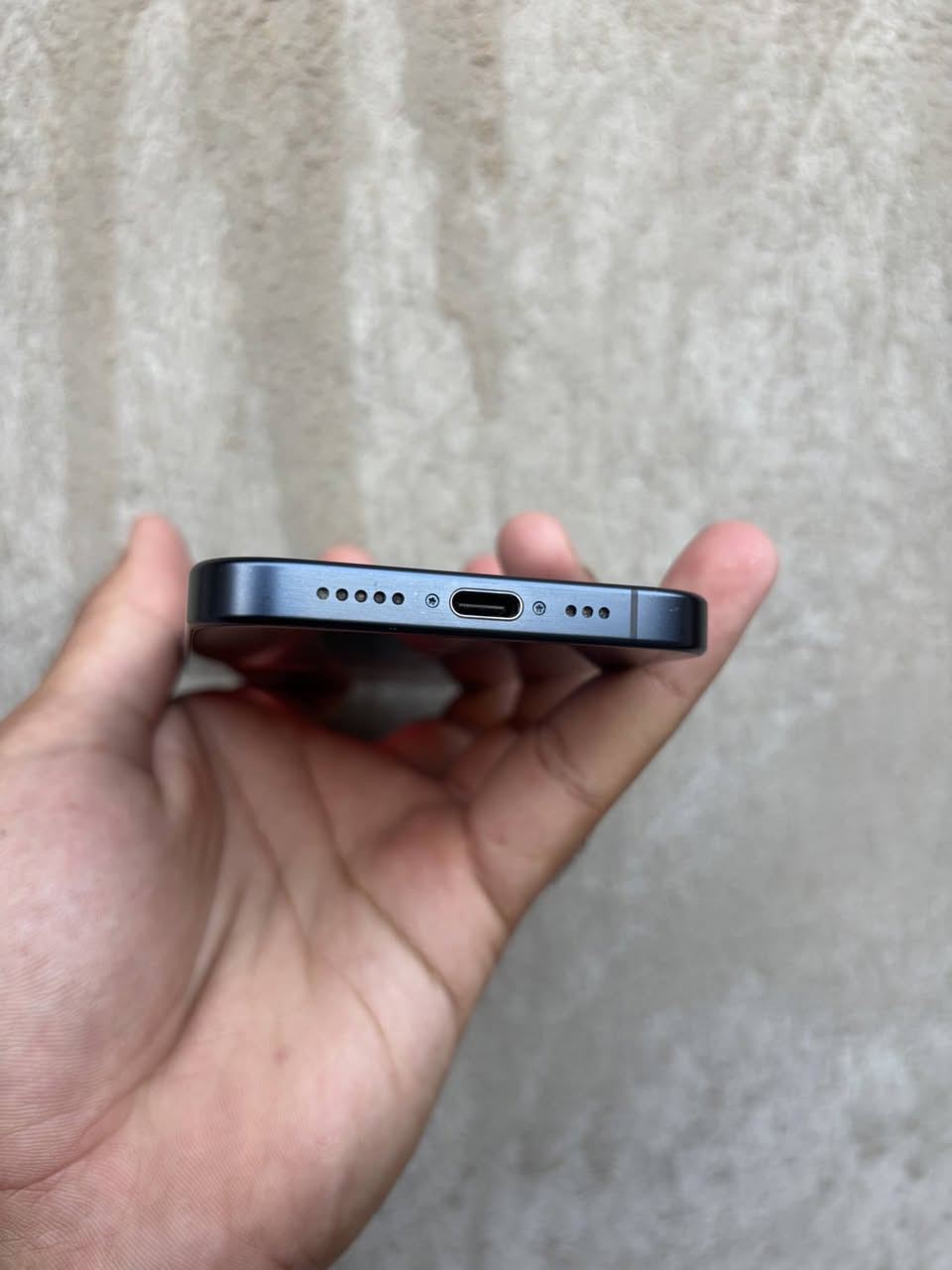 **آيفون 15 برو 128GB** – مبدل بورد فقط، باقي القطع أصلية، نظافة 100%، بطارية 88% (600 دورة شحن)، iOS 17.4.1، شريحة eSIM. الكاميرا الخلفية والفيس آيدي تحتاج برمجة. الفحص قبل الاستلام متاح. للسعر راسلني خاص.

نص مكتوب في الصور:
- ٥:٣٥ حول عام الاسم iPhone إصدار iOS 17.4.1 اسم الطراز iPhone 15 Pro رقم النموذج MTQM3LL/A الرقم التسلسلي GCPWXY2K2L سجل تاريخ القطع والخدمة البطارية قطعة غير معروفة الشاشة قطعة غير معروفة بصمة الوجه المشكلة الكاميرا قطعة غير معروفة تجمع Apple سجل تاريخ القطع والخدمة، ويعرض السجل معلومات عن حالة iPhone وتفاصيل إصلاحه. معرفة المزيد... الأغاني الفيديوات الصور ٣١ التطبيقات ٦٤٦ ١٥
