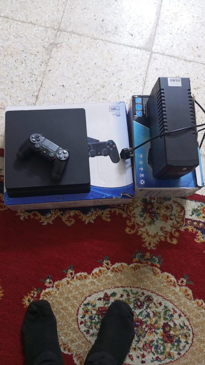 السلام عليكم بلي ستيشن فور سلم مهكر نضام 11 الجهاز لوك ستيكر جهاز كلش نضيف كامل ملحقاته ويا يده وحده اصليه ويا يوبيس سعر 500 وبي مجال قليل الرقم ***********
