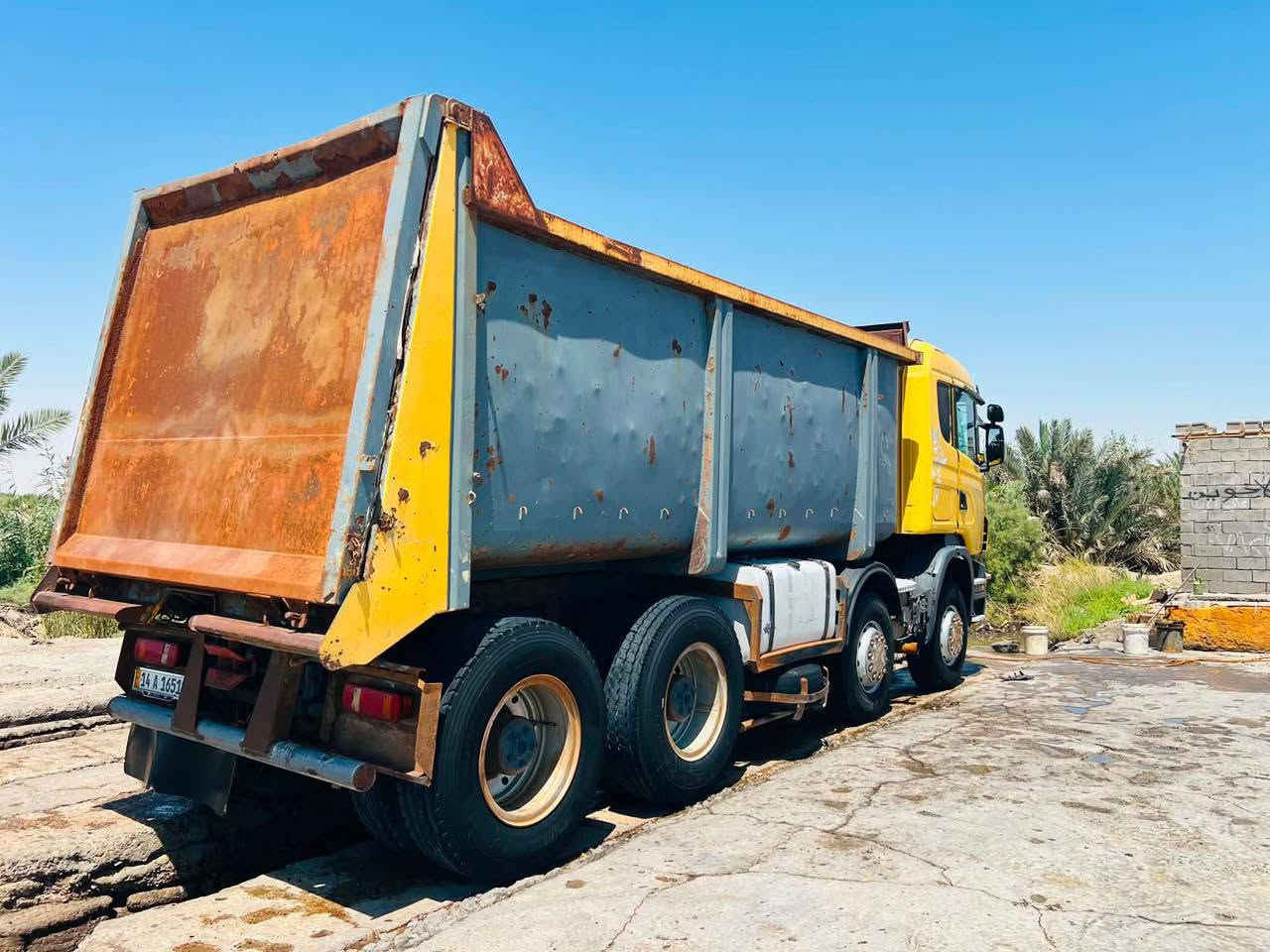 سكانيا عگرب قلاب للبيع
موديل 2007 اصل وسنويه
محرك V6 420 
كفاله عامه بدي حوضي
تخم تايرات 24
رقم انگليزي بصره بأسمي والسنويه 
سياره جاهزه 
مكان بصره 
للاستفسار اكثر الاتصال بالرقم ***********📞📞
