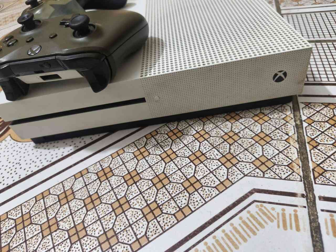 سلام عليكم
بلي اكس بوكس وان اس) كامل وجديد شرط مكفول من فتح وعطل واذا بي شي رجعة وتفحص قبل لاتروح سعرة 150وبي مجال المكان كربلاء طوريج مامتواجد على الفيس هاذا رقمي تصل وبيك خير ودلل.....👍🏿‏‪***********‬‏
