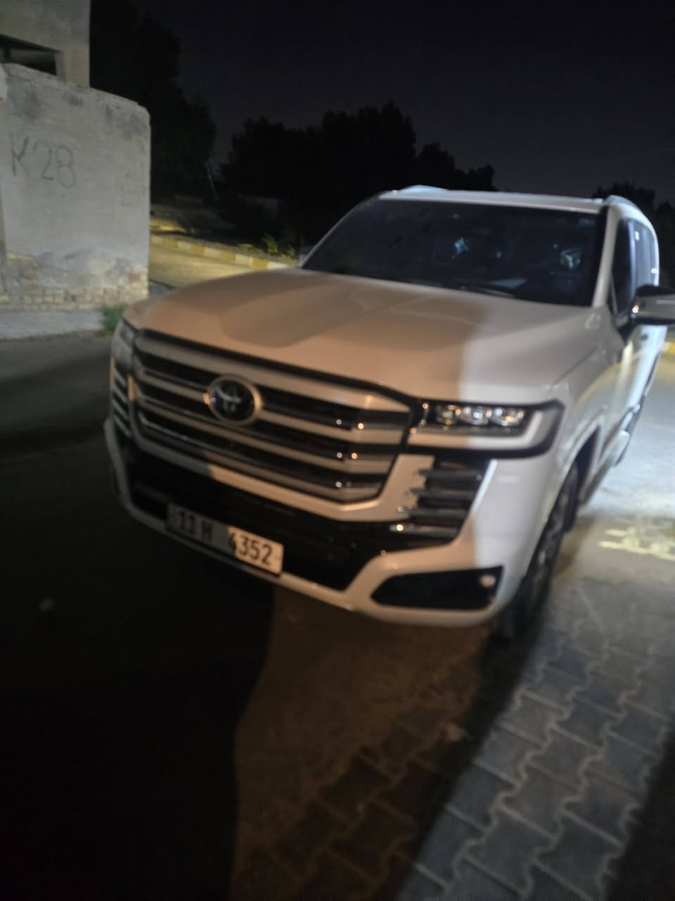 سلام عليكم لاندكروز vxr هايبرد توين تيربو فول مواصفات زيرو 2025 مغلفه بلكامل ppf للستفسار الاتصال برقم ***********
