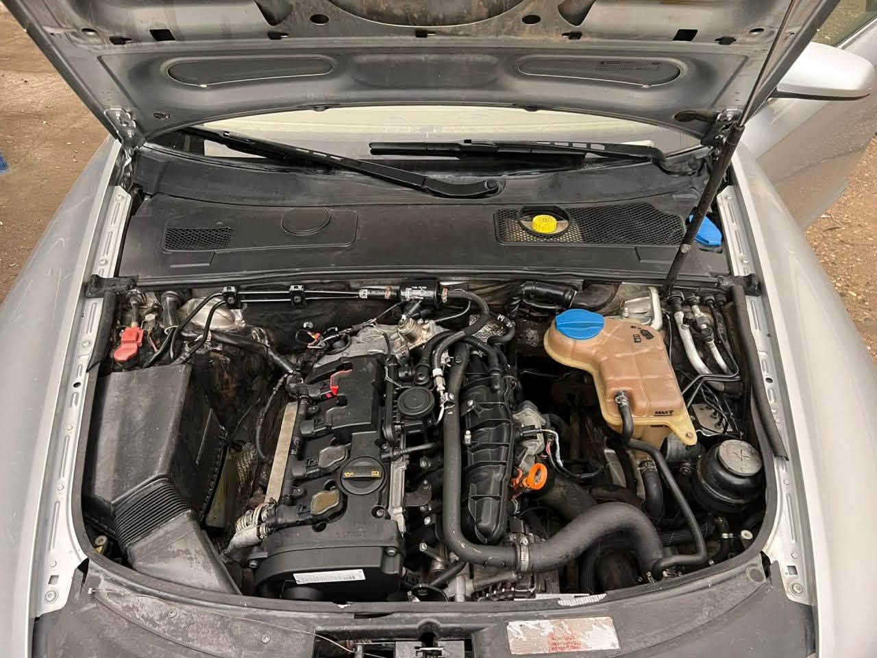 أودي A6 موديل 2009 للبيع
🚘 المواصفات:

* محرك 4 سلندر تيربو.

* موقع السيارة: البصرة.

⚠️ ملاحظات مهمة:

* رقم دهوك منتهي.

* عليها غرامات بقيمة 900$.

* يوجد تأخير في تبديل نمر الگير.

* كمبريسر التبريد عاطل. 

* محتاجه اشوي ترتيب بل كهربائيات 

💰 السعر: 6000$

📞 للاستفسار: ***********

السيارة تُباع كما هي، والمعاينة والفحص للجادين فقط.
