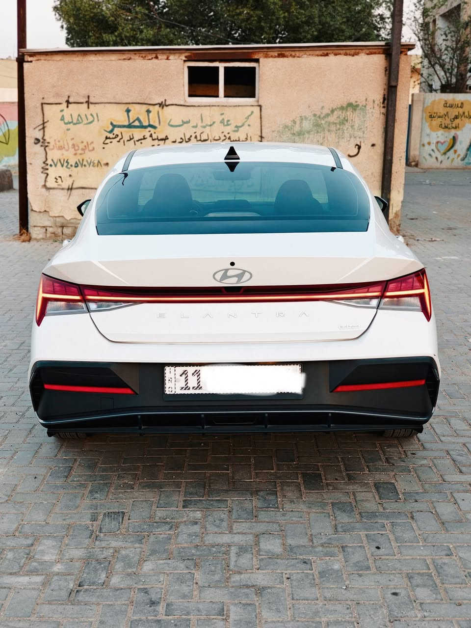 مرحبا 
هوانداي الانترا 
موديل 2024 هايبرد
وارد امريكي 
حادثها بخشم البنيد 
صبغ كد شبر ب البنيد باقي السياره كفاله عامه 
(بدون دواخل) 
(بدون ايرباك)
فول موصفات 1/1
عدا الفتحه
  صور الحادث مرفق مع المنشور 
موصفاته معروفه 
بصمه تشغيل 
بصمه ابواب 
تشغيل عن بعد 
تحكم استيرن جهتين 
شاشه كبيره 
مري شفط 
اشاير ترحيب 
شاشه دجتال 
كامره دواره 
ترحيب عند الاقتراب 
صندوق ذكي
حساس ضغط الاطارات 
حساسات 
وضعيات قياده 
لدات 
تخم تاير جديد 
ويل كب 
سايد بريك بصمه 
مود رايف 
اوتو هولد 
ماشيه 29
السياره جاهزه للاخير 
بعد بيها هواي موصفات 
رقم بغداد الجديد 
تحويل مباشر 
مكاني بغداد 
السياره ب اسمنه 
س 145
ه‍ ***********
