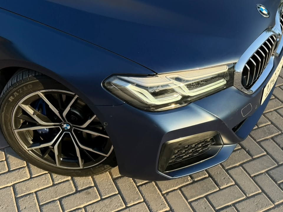 BMW M530i 2023
🔷بيع او مراوس

خليجي وكالة العروش
الماشية 50.000 كيلو 
مغلفة PPF طافي 
فول اعلا موصفات 
🔵ابواب شفط
🔵5 بردات
🔵5 كامرات
🔵رادارات 360
🔵داتا شو
السعر 42.000 دولار بيها مجال 
مكان السيارة كربلاء 
رقم التواصل ***********
