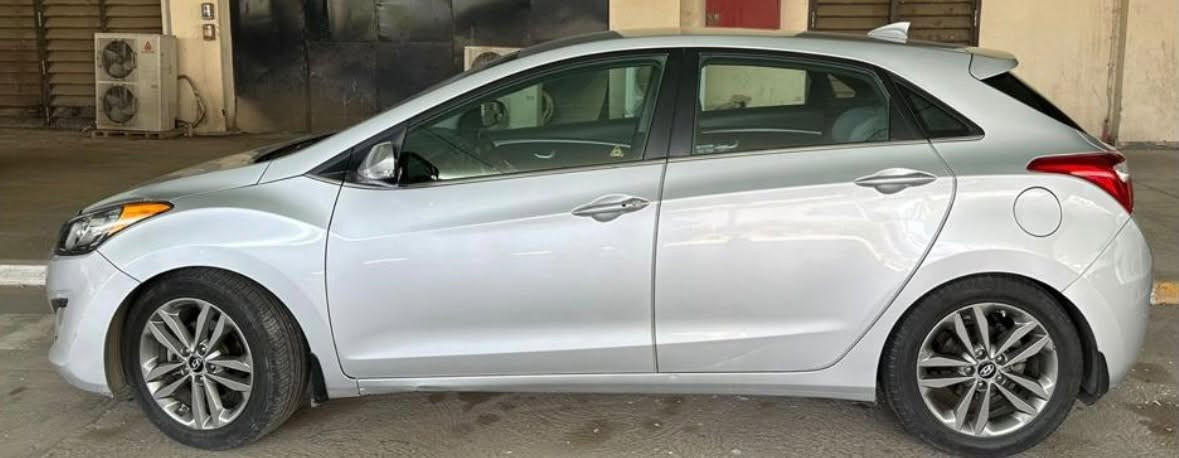 النترا جي تي ٢٠١٦ امريكي
بدون صبغ او ايرباك 
تبديل دعامية خلفية فقط 
بارد جزء بسيط في البنيد وبالباب الخلفي ورفق صور الحادث والصور الحالية 
ماشية ٦٦٥٠٠ميل 
جاهزة من حيث الصيانة 
مواصفات محرة ٢٠٠٠ GDI
كير ٦ سرع 
٣ انظمة مقود 
٢ نظام قيادة 
ويل ١٧ رياضي 
تحكمات ستيرن كاملة
مثبت سرعة، حاكية تلفون، شاشة عطلات، ضغط اطارات 
ABS، مانع انزلاق ، بلاجكتور امامي، اشاير مري، ثلاجة بالجكمجة، حساس خلفي
 
بصمة نشغيل وابواب وفتح صندوق 
مقعد كهربائي للسايق 
تدفئة المقاعد الامامية 
المقعد الخافي ٢/٢ 
صور سونار موجودة
السعر ١٠٥٠٠ وبيها مجال
للاتصال ***********
