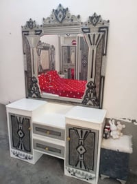 غرفة خشب • جديدة • شهر ونص