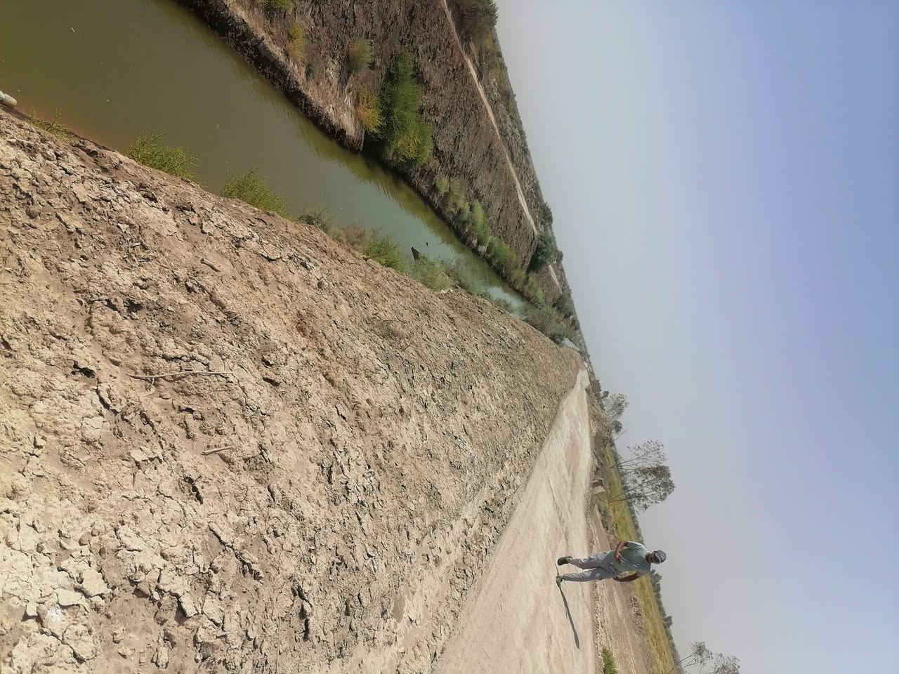 سلام عليكم
@إشارة قطعه للبيع 8 دونم تبعد عن طريق حله نجف 4كيلو صالحه للزراعه ماء سقي شتاء صيف شارعها 7 متر واجهية الارض 40 متر 
نوع العقار عقد 24 مفوضه بالطابو مجرت اتشجرها تتطوب بسمك القطعه حدود الرارنجيه وسعرها كلش مناسب 6 مليون للدونم وبيه مجال 
للاستفسار اكثر مراسلة الصفحه او الاتصال بالرقم الموجود بالمنشور 

*********** /***********
