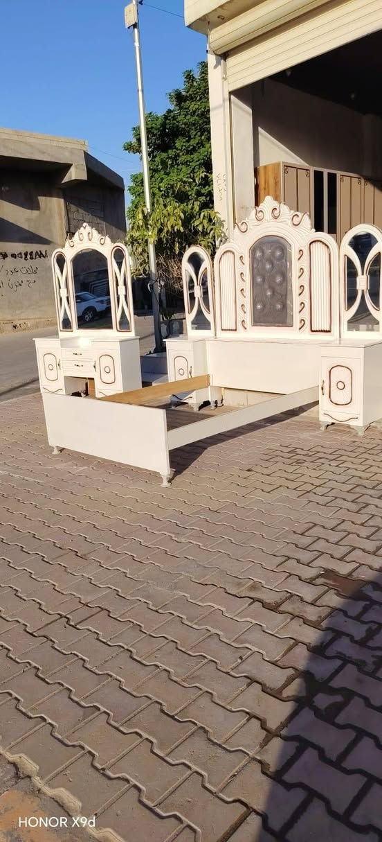 غرفه نوم صاج نضافه فول
بيع وشراء مراوس سعر مناسب 
لاستفسار *********** وتساب خاص
جلولاء سوك السبت

نص مكتوب في الصور:
- HONOR X9d