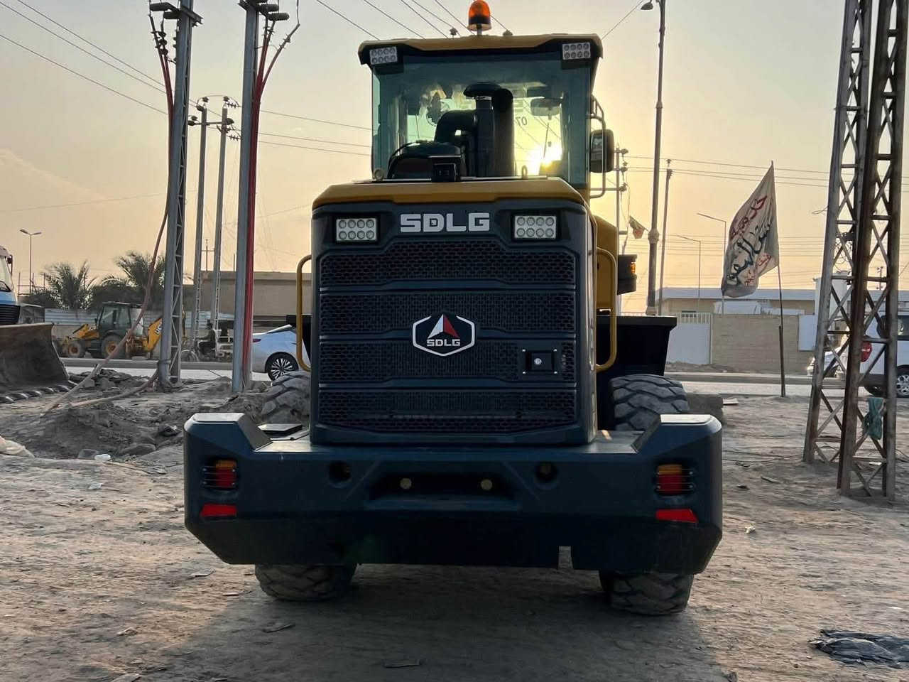 شفل للبيع SDLG حجم L936H موديل 2023 مكفول كفاله عامه كير ومحرك مكان ناصريه سوق الشيوخ 

‭***********‬

نص مكتوب في الصور:
- SDLG
- ***********
