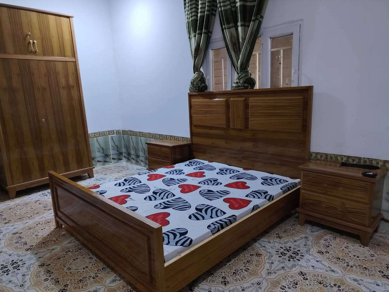 غرفة نوم من عمالنا
‏‪***********‬‏ زورونا
