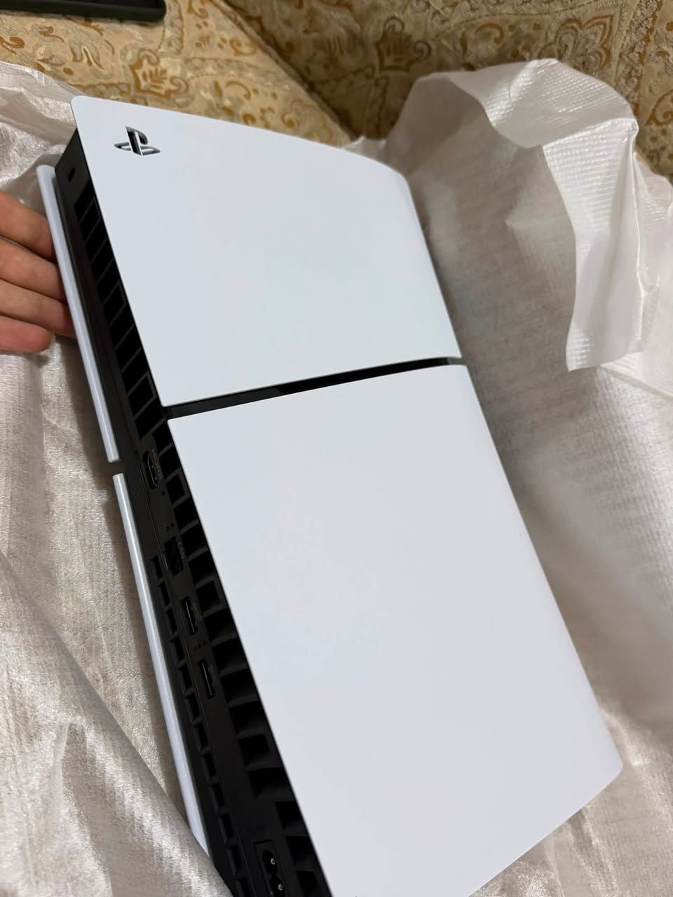 � للبيع PS5 Slim + UPS
• PS5 Slim نسخة أوروبية 🇪🇺
• سعة تخزين 1TB
• استخدام شهر واحد فقط 
• نظيف جداً وحالته ممتازة100‎%‎
• يد أصلية
• UPS RISING 1500VA ⚡
• UPS بحالة ممتازة وضمان سنة

💰 السعر:825.000 

📩 للجادين فقط***********

