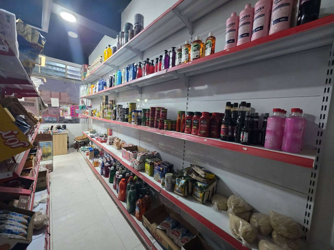 أسواق في كربلاء للبيع 
أسواق جاهزة وشغاله على شارع عام مقابل مجمع طبي وقرب المستشفى التركي أسواق ما ناقصها شي تجي تكعد وتبيع وما شايل ايدي منها جاي اتسوك دائماً 
#سببـالبيع ضرف صحي ( انزلاق) وما اكدر اگعد هواي 
محتويات الاسواق 
5 عارضات عمودية تبريدها فول 
2 مجمدات للحوم والموطة 
سفينة وسطية 3 متر 
رفوف درجة أولى 
مبردة صغيرة 
ميز كاشير جديد 
جهاز رصيد 
جهاز كي كارد 
اجارها مناسب 300 ألف 
وبقية التفاصيل واضحة بالصور والفيديو 
سعرها 7 ملايين وبيها مجال قليل 
متواجد دائما على الخاص 
رقم الهاتف والواتساب ***********
