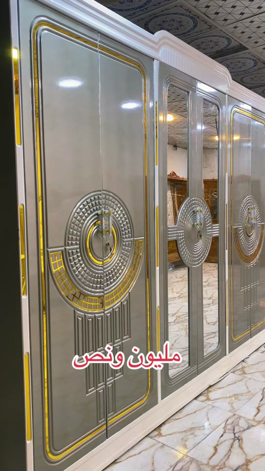 افتتاحنا غير… لأن راحتكم تستاهل الأفضل 🤍 من اليوم، أبوابنا مفتوحة حتى نحقق لكم غرفة نوم تجمع بين الفخامة، الراحة، والجودة ✨ تصاميم عصرية، تنفيذ متقن، وتفاصيل نصنعها حتى تناسب ذوقكم. 🏷️  #افتتاح_مشروع #افتتاح_جديد #غرف_نوم #غرف_نوم_عصرية #غرف_نوم_فخمة

نص مكتوب في الصور:
- مليون ونص
