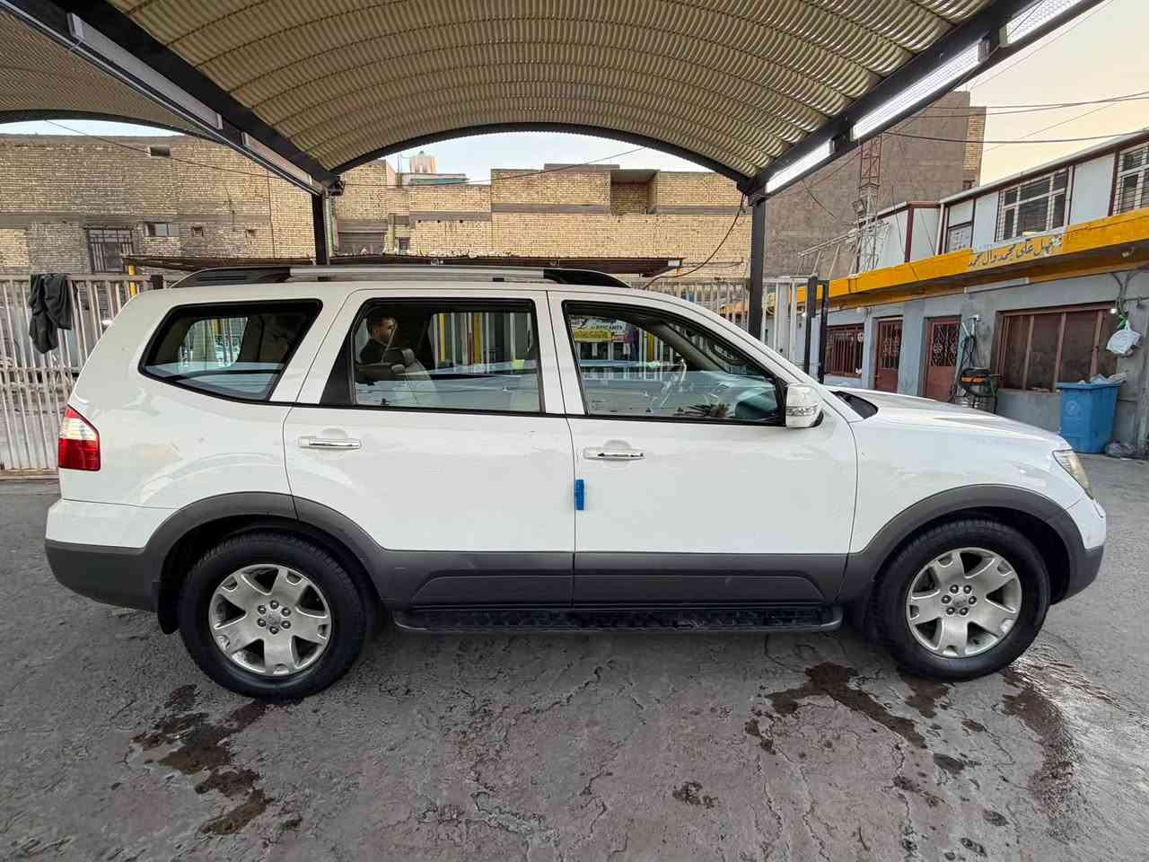 � للبيع كيا موهافي 2013 | وارد خليجي
🔹 الموديل: Kia Mohave 2013
🔹 وارد: خليجي VIP
🔹 الحالة: نظيفة جداً
🔹 السيارة استخدام شخصي ومهتم بيها
🔹 المحرك: 6 سلندر 3800
🔹 الجير: كير 7 نمر 
🔹 الدفع: 4X4
🔹 الممشى: 120 ألف كم
🔹 الفحص: بيها بارد قليل بصف السايق و ملاحظات بسيطة كلش
🔹 الإضافات/المواصفات: دبل بصمة سبير يجي ويل كب فتحة سقف كشنات جلد كهرباء مري شفط

✨ سيارة مريحة، قوية وعملية، ومناسبة للاستخدام اليومي والسفر.

💰 السعر: 148 ورقة
📍 الموقع: بغداد
📞 للاستفسار والتواصل: *********** 

للجادين فقط، والمعاينة خير دليل
