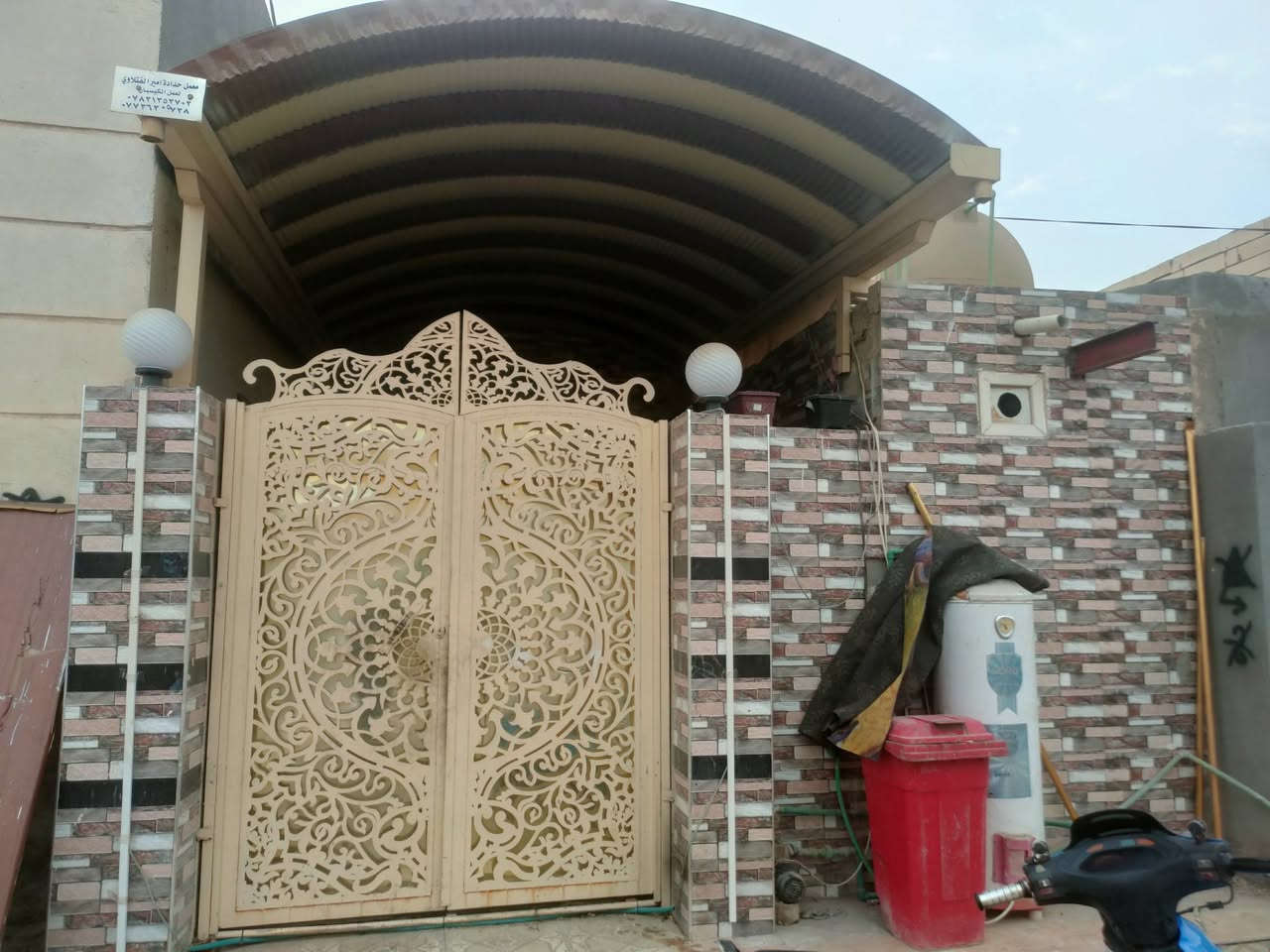 بيت زراعي • ١٠٠م • خلف عمارات الزيتون
