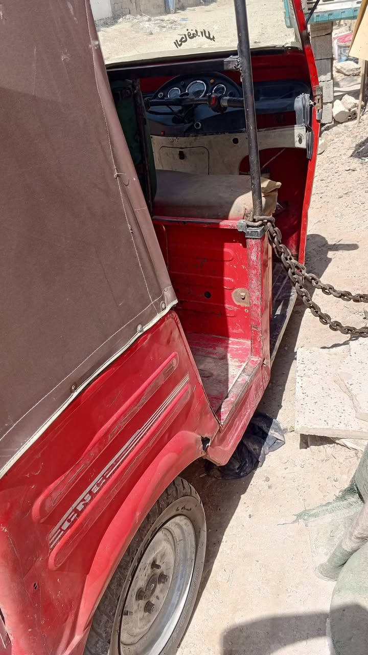 تكتك 18رقم وسنويه لل28 خير من الله مكينه ستوته بلادي كبل للشارع السعر3000000 وبيه مجال ,***********، واتساب,
