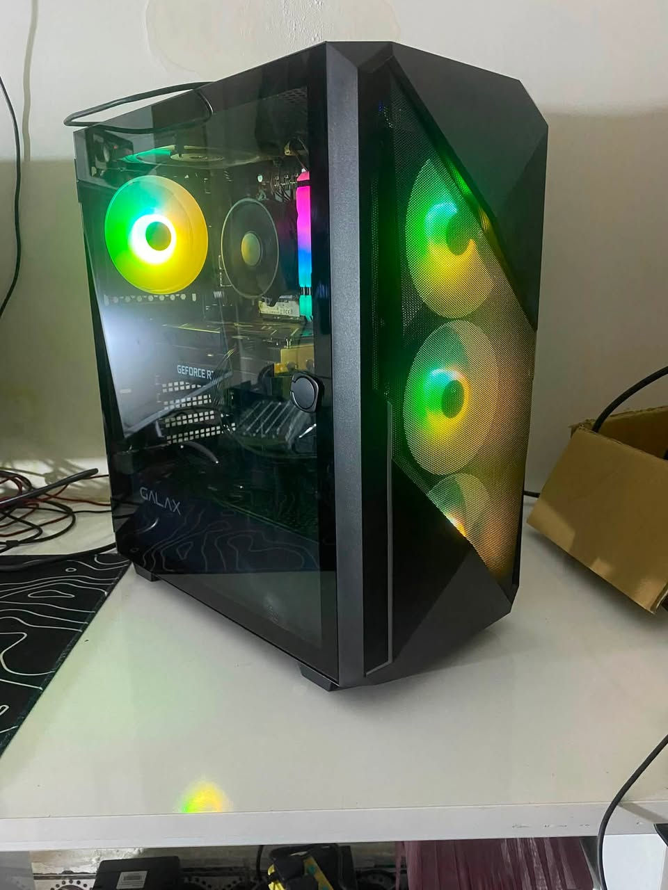 السلام عليكم تجميعة للبيع مكفول ومستخدمه قليل
مواصفاته 

cori 5 12400f 

RAM 16 3200 RGB 

كرت شاشة 3070 galax OC 

H610 GIGABYTE 

SSD 256

HHD 1000

P S 650 W    

 

سعر 940

مكان كوت للاستفسار خاص او ***********

كراتين القطع كله موجودة
