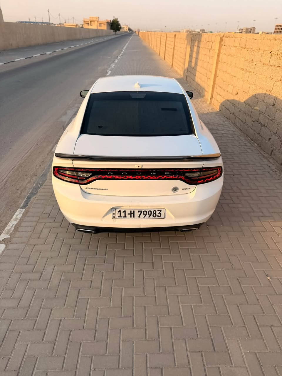 سلام عليكم
جارجر 17 اصل 
سياره داخله كفاله 
صار بيه بل عراق مدكر الامامي بارد وحافه الباب الايمن 
والايسر اربع اصابع بارد 
سياره حلوه وجديده بمعنه الكلمه 
رقم بغداد الجديد بسمنه 
فول عده الفتحه 
العنوان البصره 
السعر 190 وبيه مجال
***********

نص مكتوب في الصور:
- Tirad Khurr