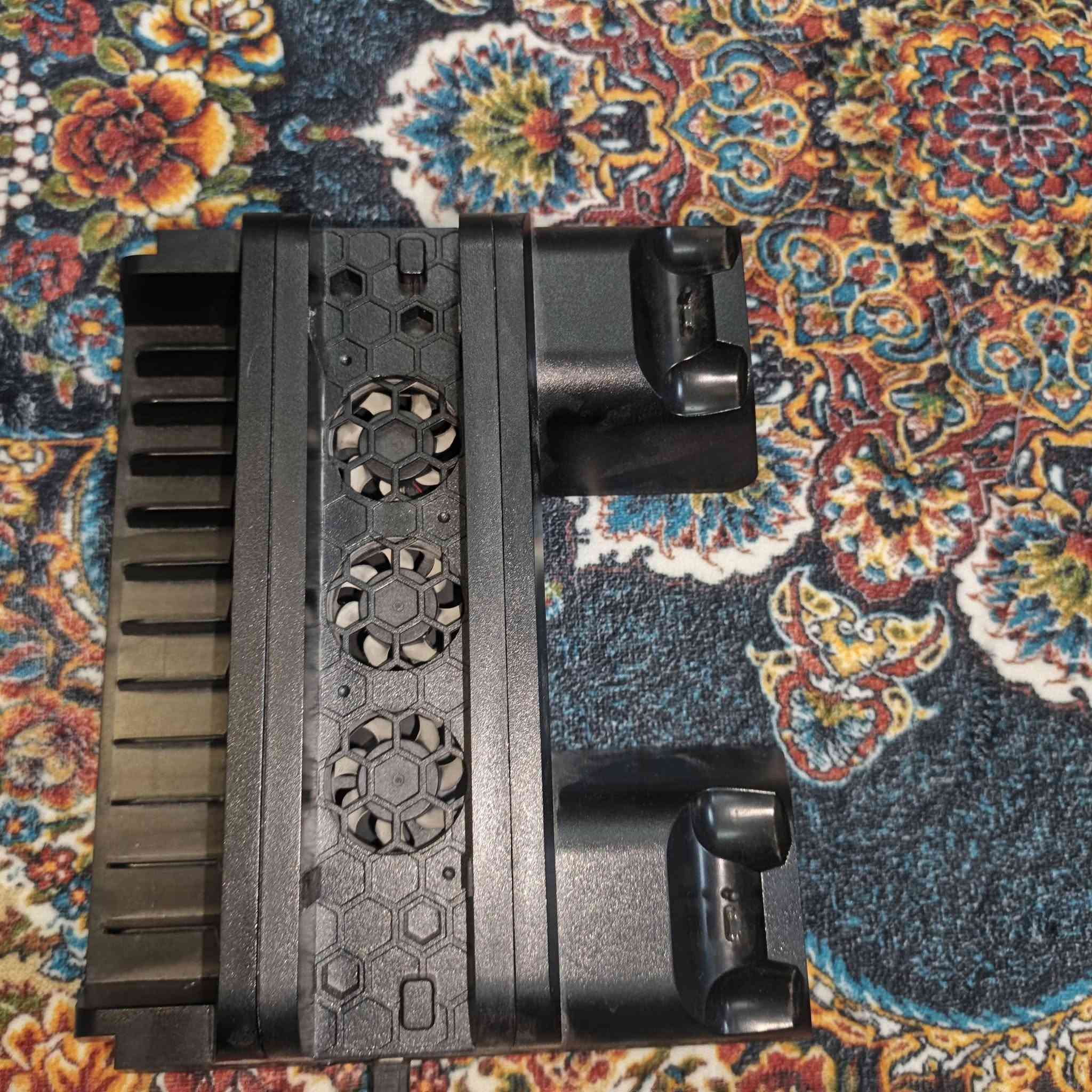 السلام عليكم
جهاز PS4 سلم واحد تيرا للبيع
لوك ستيكر وجهاز نظيف ويا ملحقاته الاصليه مع يدات 2 تجاريه وقرص جي تي اي 5
وقرص رينبو 6سيج
وستاند اقراص ومبرد بلي وشحن يدات 
السعر 330الف
للتواصل***********
العنوان بغداد الحريه
