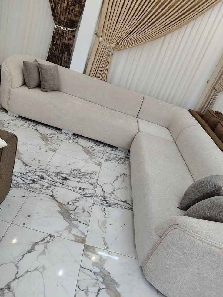 🛋️ معمل الأمين الملكي للأثاث والجلسات العربية 🛋️
✨ تفصيل حسب الطلب وبأعلى جودة
📏 القياسات حسب طلب الزبون
🪵 خشب درجة أولى
🧽 إسفنج ممتاز مع ضمان
🧵 أقمشة درجة أولى
👑 جلسات عربية • ديوان ملكي • ديوان مغربي
🔥 أسعار مميزة ومناسبة للجميع 🔥
🔹 ديوان جاهز 7 متر — 350 ألف
🔹 سعر المتر — 80 ألف
🔹 التخم — 650 ألف
🔹 الرئاسي — المتر 150 ألف
🔹 البلوك — المتر 100 ألف
📌 يتوفر جملة ومفرد
📍 كركوك – حي العسكري – قرب جامع خديجة
📞 للاستفسار والطلب: *********** كركوك, العراق

نص مكتوب في الصور:
- مستعمل
- 990113311 ALTA GAMA HOME DESIGN
- M MOSLIH DESIGN