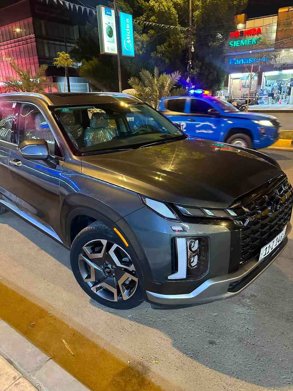 سيارة فول موصفات داخل ابيض بدون ايرباك وسعر ٣٠٠٠٠$ سنوية باسمي والى يحب يتصل على ***********
***********
