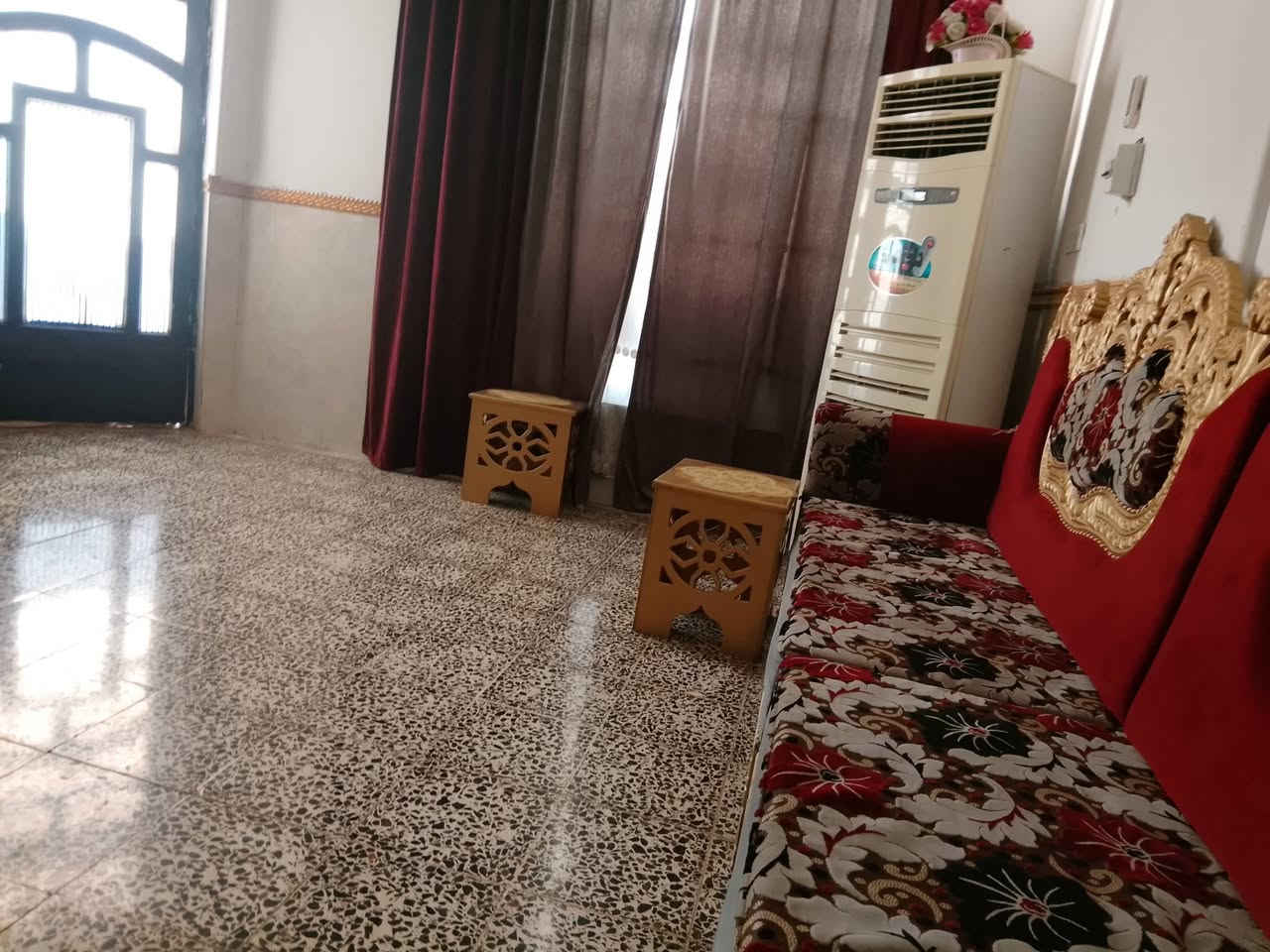 السلام عليكم
تخم تسكام 10 مقاعد طول 14متر سعر مليون وبي مجال للشراي سبب البيع انتقال لبيت ثاني ***********

