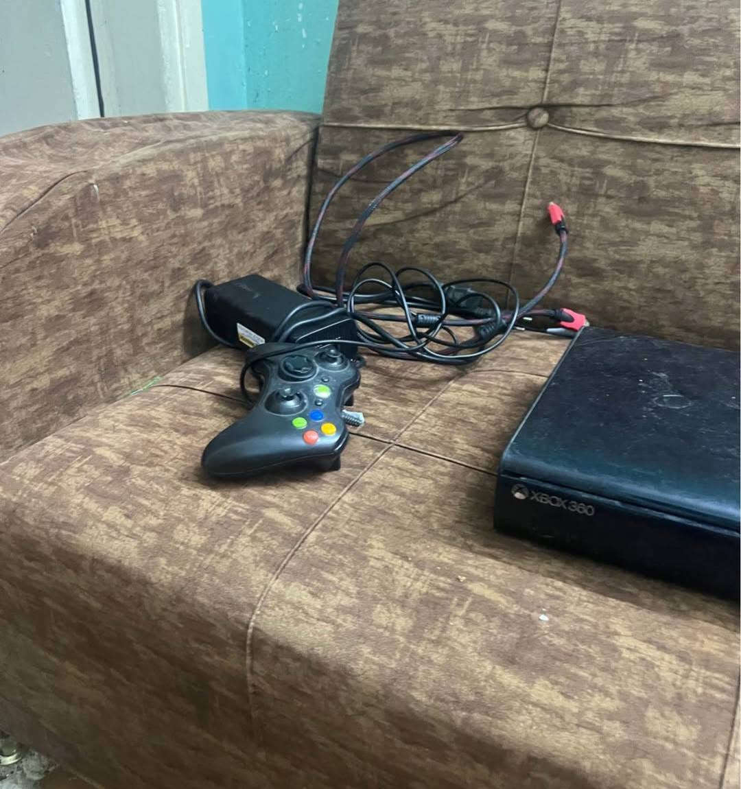 اكس بوكس 360 E • نظيف شغّال • حي اور بغداد