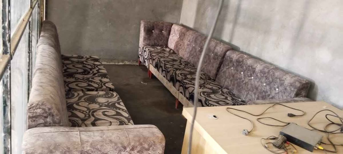 محطة غسل سيارات متكامله
متكونه من ضاغطه ٧ونص حصان+ ٣ صونده
مكتب ٦*٣ كامل (شاشه+ كامرات +سبلت +ميز +قنفات)
رف ٦*٣ للزيت
مشحمه
 مكنسه كهربائيه
جهاز بخار صغير
بطل رغوه
رمبات غسل عدد٢
لوحات جداريه عدد ٢ وحده طول ٢٠متر واربع قطع ع ٥متر
خالعه تاير 
كمبريسر هواء +بطل هواء
جفره لتبديل الدهن
عدد كامله
مكاني ذي قار الطريق ناصريه غراف مجاور محطة تعبئه وقود الهدير المشيده
وهذا رقمي *********** ناصرية, ذي قار
