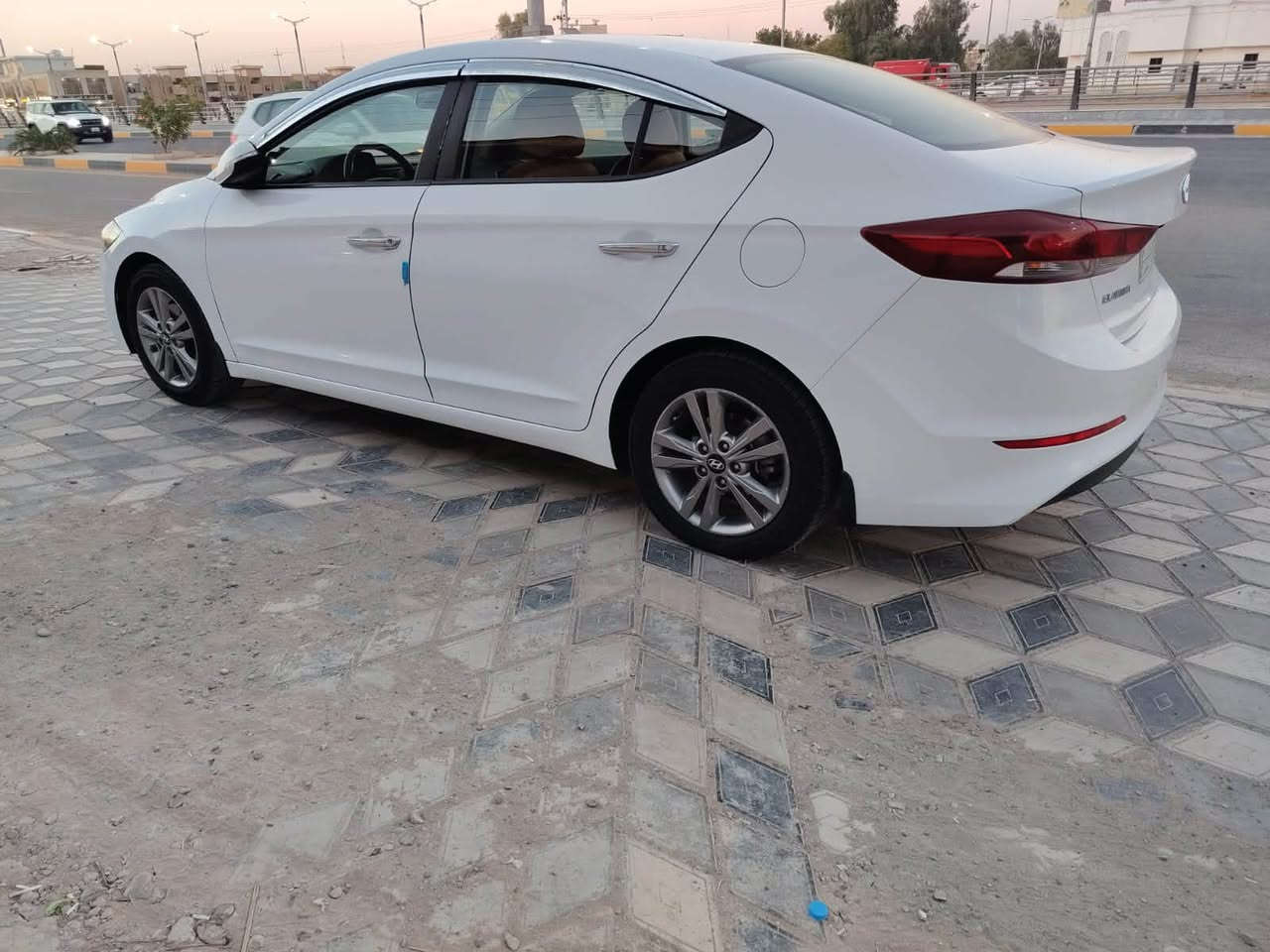 النتره 2018خليجيه سياره طك كارتون صدر امامي خلفي جديد تخم تاير جديد مكينه وكير جدد مواصفات فول على البصمه بسمي رقم ديالى مكاني ديالى بعقوبه التحرير وسونار مرفوق بل منشور رقم تليفون ***********
